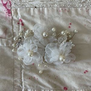 Bridal hair clip
